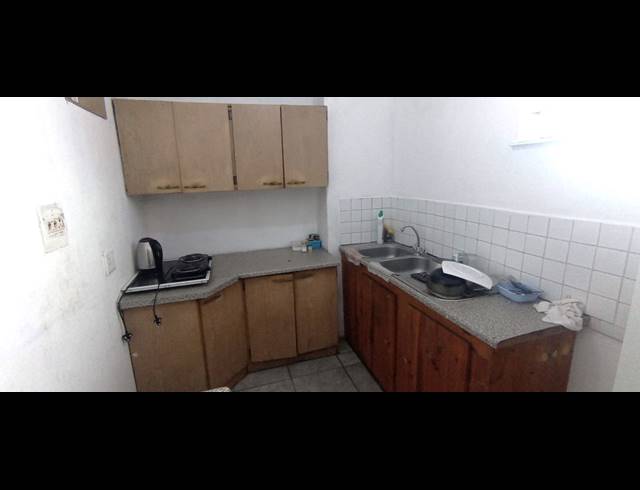 BEDROOM FLAT FOR SALE IN BLUFF